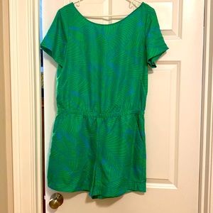 Loft romper! Giving off Lilly vibes w the colors! Size 12